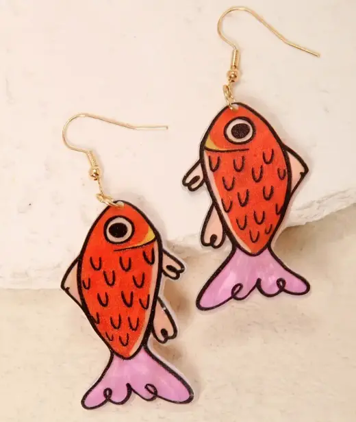 Aretes de pescado de acrílico