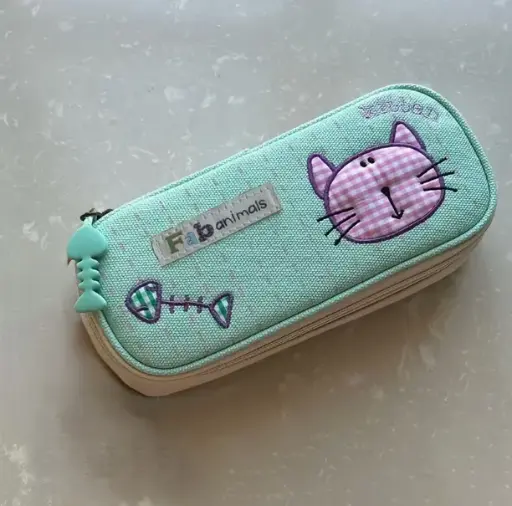 [24656449432] Estuche de lápices verde con gato 